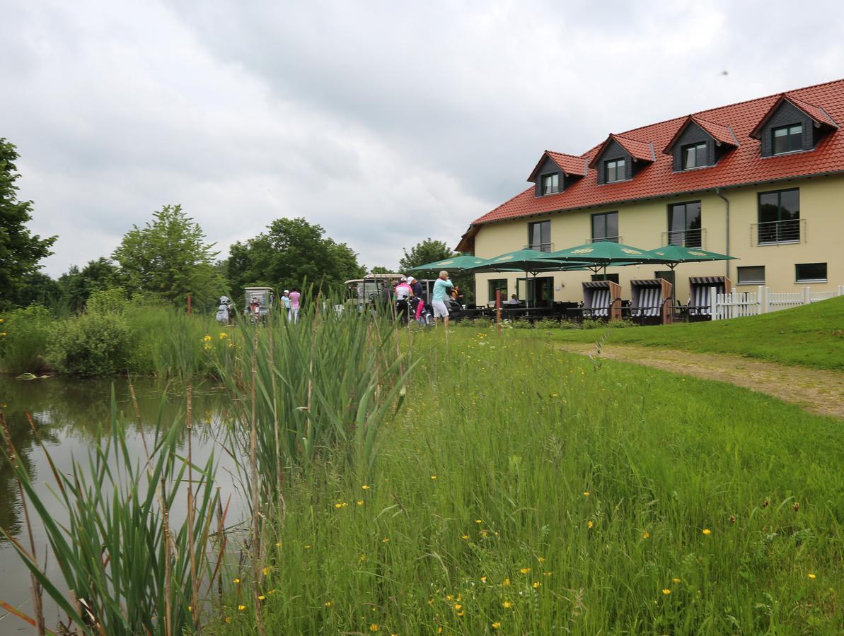 Apartments Golfpark Schlossgut Sickendorf Lauterbach Exterior foto
